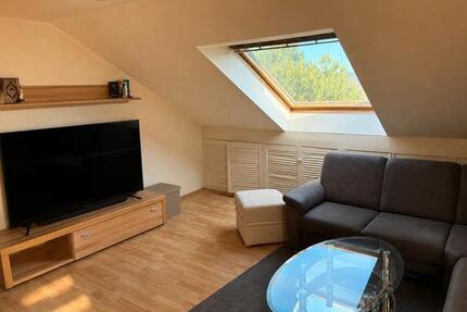 Helle 4-Zimmer Dachgeschosswohnung, ruhige Lage in Allach - München Allach-Untermenzing