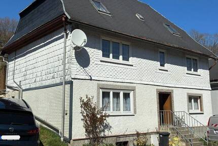 Einfamilienhaus in Deesbach - 40.000,00&nbsp;EUR Kaufpreis, ca.&nbsp; 120,00&nbsp;m&sup2;&nbsp;Wohnfl&auml;che in Deesbach (PLZ: 98744)