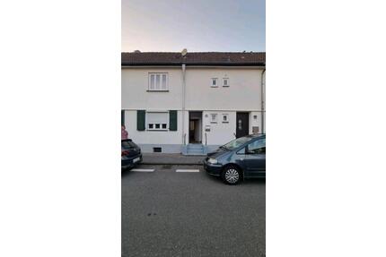 Reihenmittelhaus mit Garten und Terrasse in Eschweiler-Ost