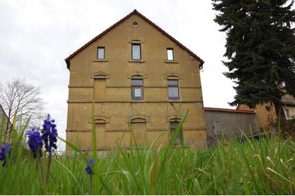 Wohnhaus mit 3 Wohnungen - 79.000,00&nbsp;EUR Kaufpreis, ca.&nbsp; 193,00&nbsp;m&sup2; in Altenburg (PLZ: 04600)