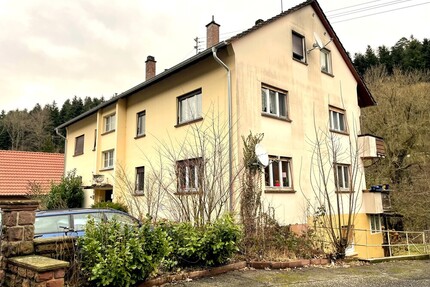 3- Zimmer Wohnung mit Balkon und Außenstellplatz - Marxzell