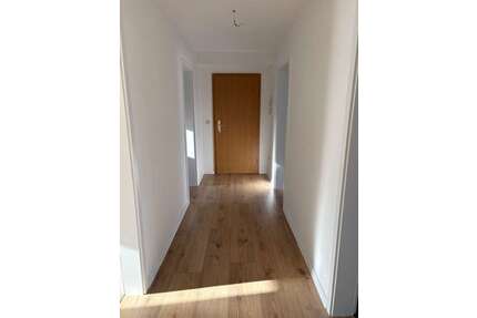 Wohnung zum Mieten in Werdau 400,00 € 70 m²