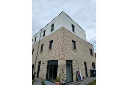 Eckreihenhaus in Lehrte - 495.000,00&nbsp;EUR Kaufpreis, ca.&nbsp; 160,00&nbsp;m&sup2; in Lehrte (PLZ: 31275)