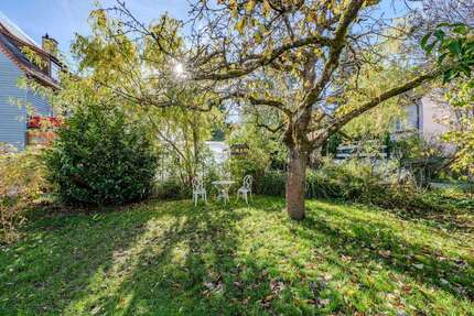 Haus zum Kaufen in Stuttgart 895.000,00 € 250 m²