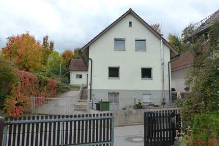Wohnhaus in zentraler Lage von Bach an der Donau