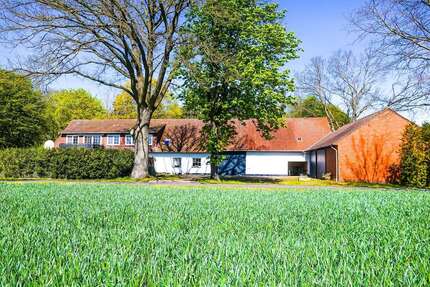 Haus zum Kaufen in Warmsen 299.000,00 € 248 m²