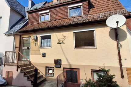 Doppel-Haus-Hälfte (2 Wohnungen Einfamilienhaus) mit Potential - Filderstadt