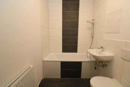 Das Abenteuer beginnt...neu sanierte 3-RW mit wanne & Balkon!!! - Freiberg