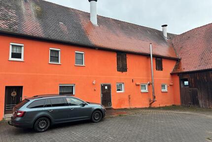 Ehemaliger Bauernhof - 480.000,00&nbsp;EUR Kaufpreis, ca.&nbsp; 120,00&nbsp;m&sup2; in Roßtal (PLZ: 90574)