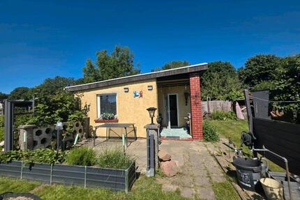 Gemütlicher Kleingarten - 3.700,00&nbsp;EUR Kaltmiete, ca.&nbsp; 0,00&nbsp;m&sup2; in Papendorf (PLZ: 18059)