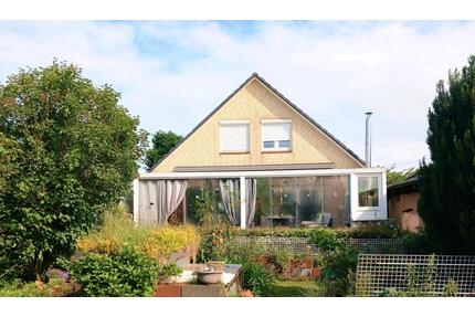 Einfamilienhaus mit Großen Garten - Hemdingen