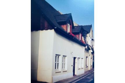 Haus zur Miete - 990,00&nbsp;EUR Kaltmiete, ca.&nbsp; 100,00&nbsp;m&sup2; in Herford (PLZ: 32052)