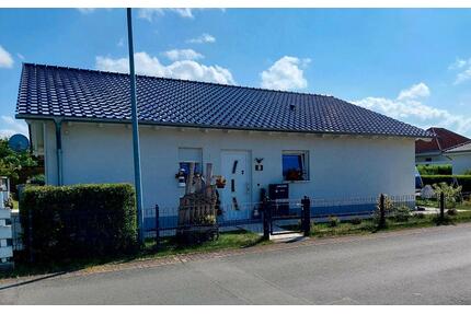 Einfamilienhaus Bungalow Stil - 449.000,00&nbsp;EUR Kaufpreis, ca.&nbsp; 109,00&nbsp;m&sup2; in Am Ettersberg (PLZ: 99439)