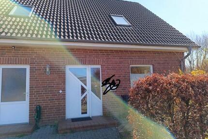Haushälfte zu vermieten - 1.000,00&nbsp;EUR Kaltmiete, ca.&nbsp; 100,00&nbsp;m&sup2; in Husby (PLZ: 24975)