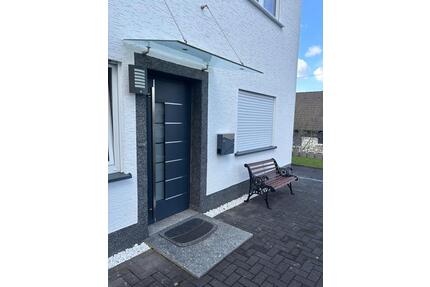 4-Zimmer-Wohnung mit eigenem Eingang und Garten in GM-Karlskamp - Gummersbach