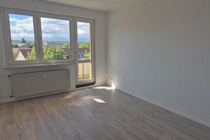 Erstbezug nach Sanierung 2026 – 2 Zimmer mit Balkon - Neubrandenburg