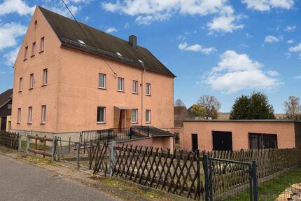 Freistehendes Haus mit Garagen, Einfahrt und Garten in Waldheim - Pasewalk
