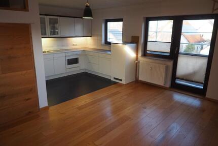 Dachgeschosswohnung mit Balkon und Stellplatz in Offenbach 76877 - Offenbach an der Queich