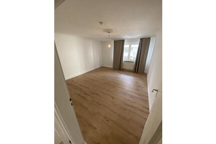 Modernisierte Wohnung mit Einbauküche – zentrale Lage direkt am Hauptbahnhof Pforzheim