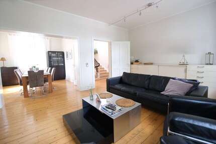 Haus zum Kaufen in Hennef 755.000,00 € 217 m²