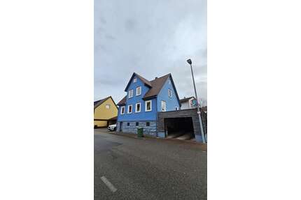 Haus zum Kaufen in Engelsbrand-Salmbach 359.000,00 € 119 m²