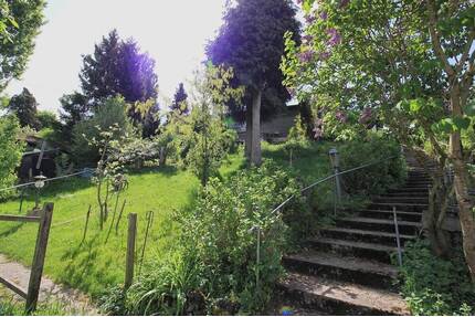 Baugrundstück mit Charakter: Hanglage, Altbestand und viel Gestaltungsspielraum auf 1.052 m² - Buch am Erlbach