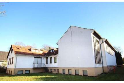 Wohnhaus mit Kirchengebäude und herrlichem Grundstück, Stellplätze, zur gewerblichen oder privaten Nutzung, Meißner-Abterode