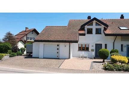 Gepflegte Doppelhaushälfte in Görwihl zu verkaufenvermieten