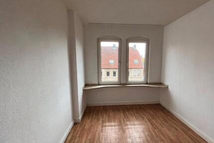 Helle, 3 Zimmer ca.75 qm Wohnung | WG geeignet + Balkon - Kassel Philippinenhof-Warteberg