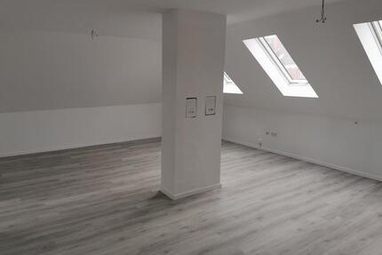 Drei Zimmer Dachgeschoßwohnung renoviert - Braunschweig Westliches Ringgebiet