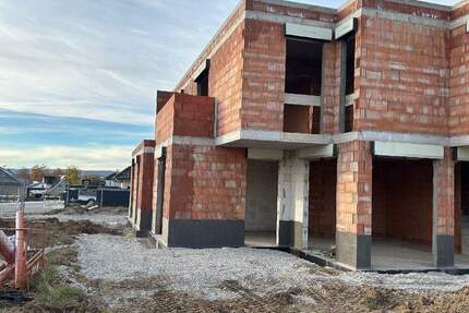 Doppelhaus als Ausbauhaus im neuen Wohnviertel Oppersiek in Steinheim