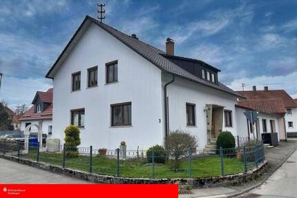 Wohnhaus mit Gewerbemöglichkeit und 4 Garagen in Wehingen