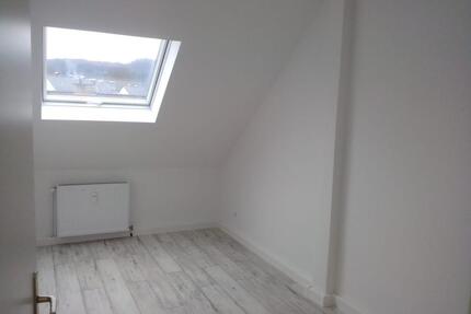 Wohnung im Dachgeschoss in der Parkstrasse 282 in 58509 Luedenscheid zu vermieten - Lüdenscheid Othlinghausen