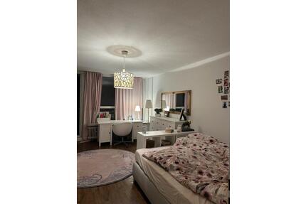 Helles & großes WG Zimmer direkt am Friesenplatz (Frauen-WG) - Köln Innenstadt