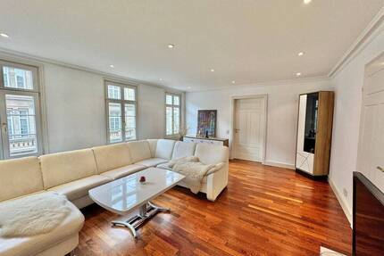 Traumhafte Altbauetage in City-Lage - Stuttgart Mitte