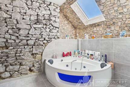 Haus zum Kaufen in Gillenfeld 279.000,00 € 247 m²