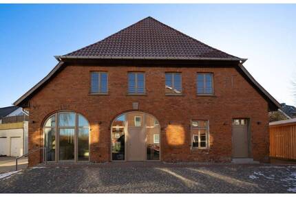 Exklusive 5,5 Zimmer Wohnung in historischem Gebäude in Eutin