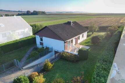 Schön gelegenes Baugrundstück mit Altbestand nordwestlich von Ingolstadt - Buxheim Tauberfeld