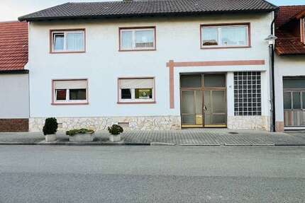 Haus zum Kaufen in Oberhausen-Rheinhausen 310.000,00 € 144 m²