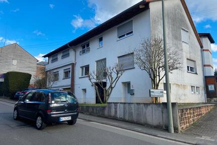 Mehrfamilienhaus mit Entwicklungspotenzial in Queidersbach