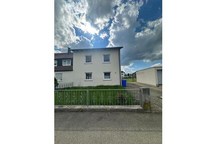 Doppelhaushälfte zu vermieten - 1.200,00&nbsp;EUR Kaltmiete, ca.&nbsp; 140,00&nbsp;m&sup2; in Albstadt (PLZ: 72461) Gemarkung Onstmettingen
