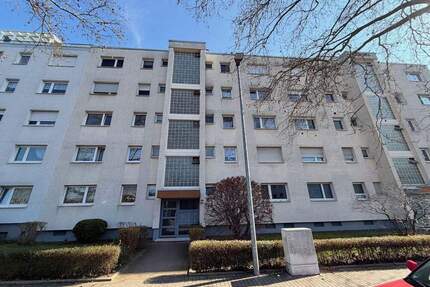 Viel Platz und großes Potenzial: ETW über zwei Ebenen und Balkon in Viernheim