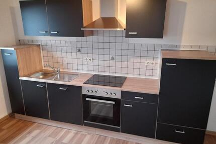 Zentral gelegene 2-Zimmer-Whg. mit EBK - Täferrot