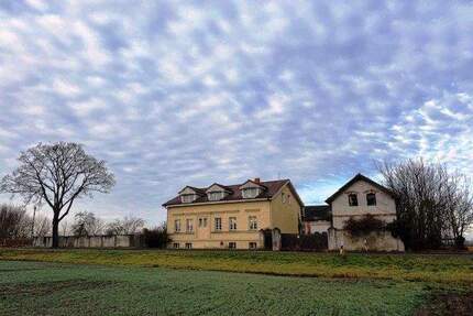 Vierseitenhof inkl. 3 Wohneinheiten nähe Flughafen Berlin Schönefeld
