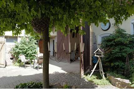 Haus zum Mieten in Niederneisen 2.250,00 € 255 m²