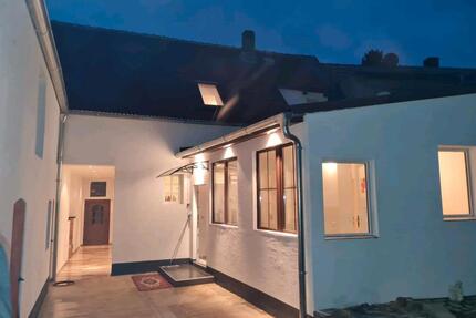 HAUS ZU VERKAUFEN - 70.000,00&nbsp;EUR Kaufpreis, ca.&nbsp; 140,00&nbsp;m&sup2; in Allstedt (PLZ: 06542)