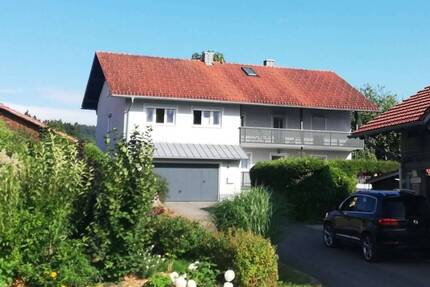 Wohnhaus mit Einliegerwohnung in 94234 Viechtach Wiesing