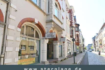 Haus zum Kaufen in Neumünster 379.000,00 € 345 m²