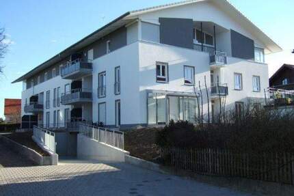 Sonnig, helle 2-Zi.-Seniorenwohnung incl. EBK, Terrasse; Lift - Pürgen