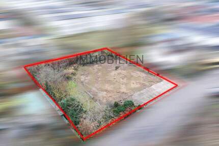 Großes Grundstück in bevorzugter Lage mit Altbestand - Pentling